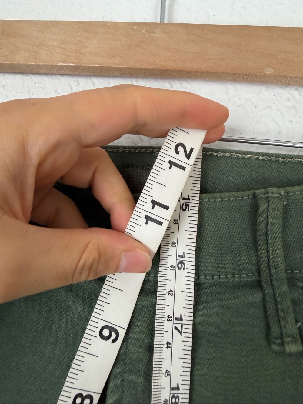 MOTHER Jeans The Hustler Ankle Fray in Dark Olive Green 28 - Picture 14 of 15